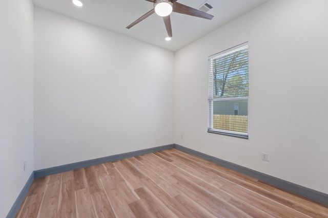 200 Canary Street, Point Blank, TX 77364