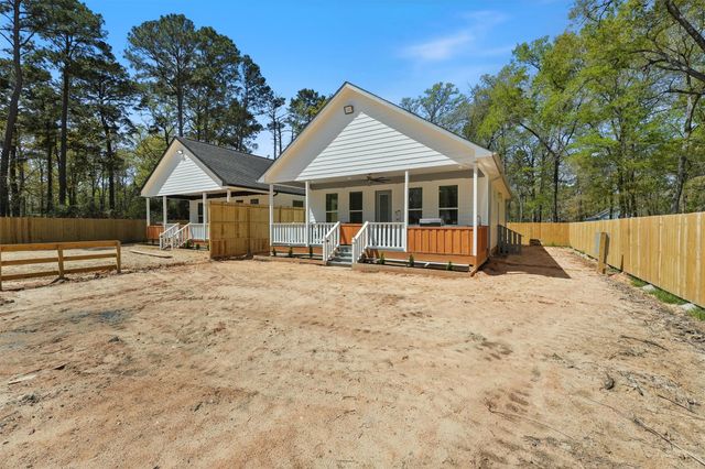 200 Canary Street, Point Blank, TX 77364