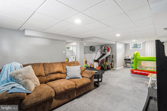 28 6TH AVE, Glendora, NJ 08029