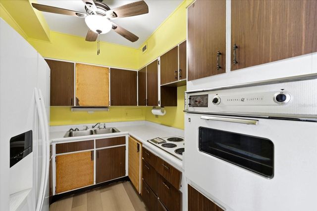 31 ISLAND WAY 1205, Clearwater Beach, FL 33767