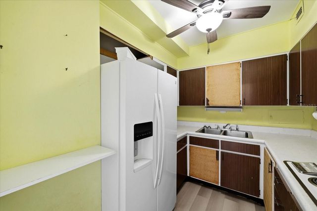 31 ISLAND WAY 1205, Clearwater Beach, FL 33767