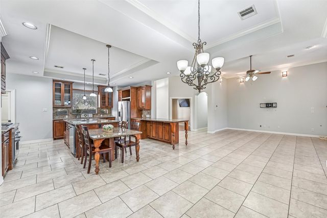 612 Northfield Drive, Friendswood, TX 77546