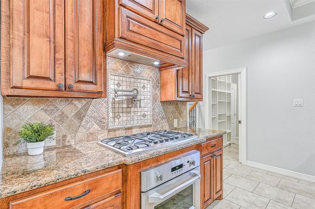 612 Northfield Drive, Friendswood, TX 77546