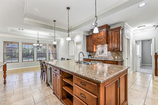 612 Northfield Drive, Friendswood, TX 77546