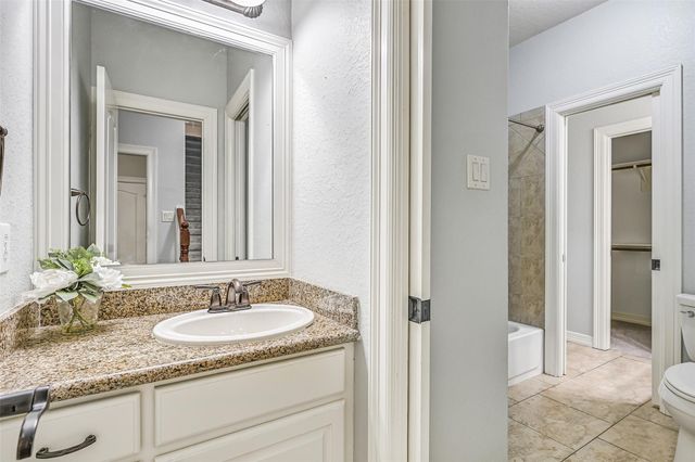 612 Northfield Drive, Friendswood, TX 77546