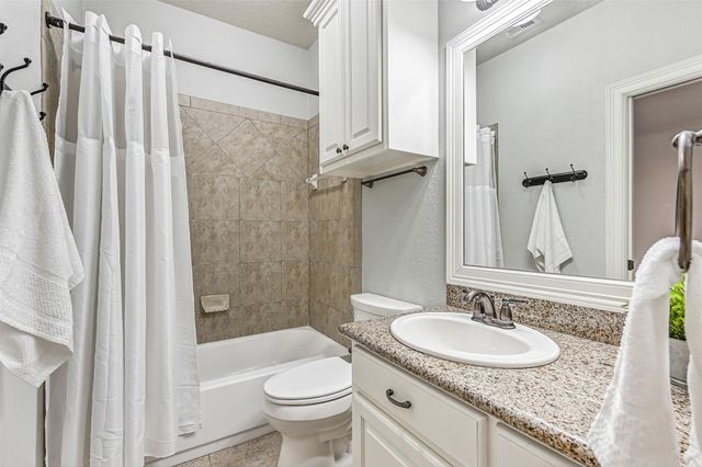 612 Northfield Drive, Friendswood, TX 77546