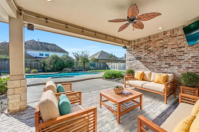 612 Northfield Drive, Friendswood, TX 77546