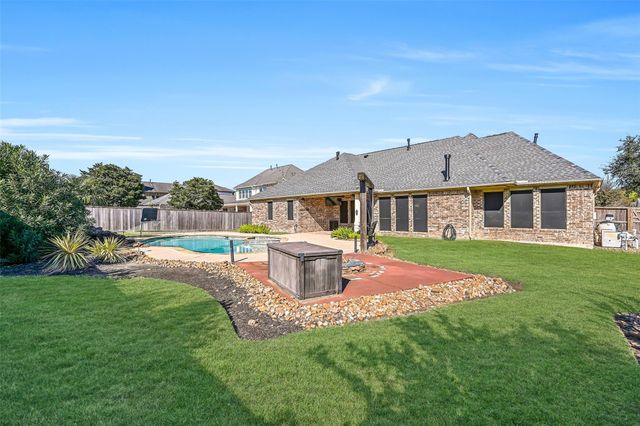 612 Northfield Drive, Friendswood, TX 77546