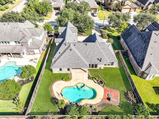 612 Northfield Drive, Friendswood, TX 77546