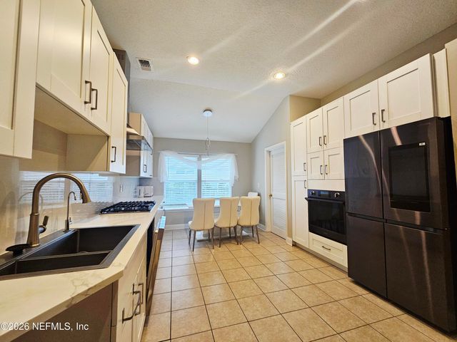 5891 GREEN POND Drive, Jacksonville, FL 32258