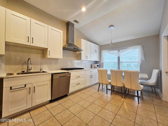 5891 GREEN POND Drive, Jacksonville, FL 32258