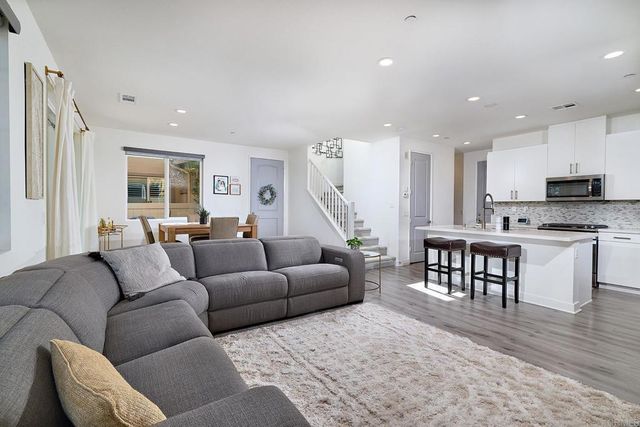 1278 Via Fanal, Oceanside, CA 92056