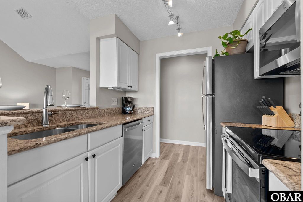 Image 12 of property listing at 632 Pirates Way # 632B, Manteo, NC 27954