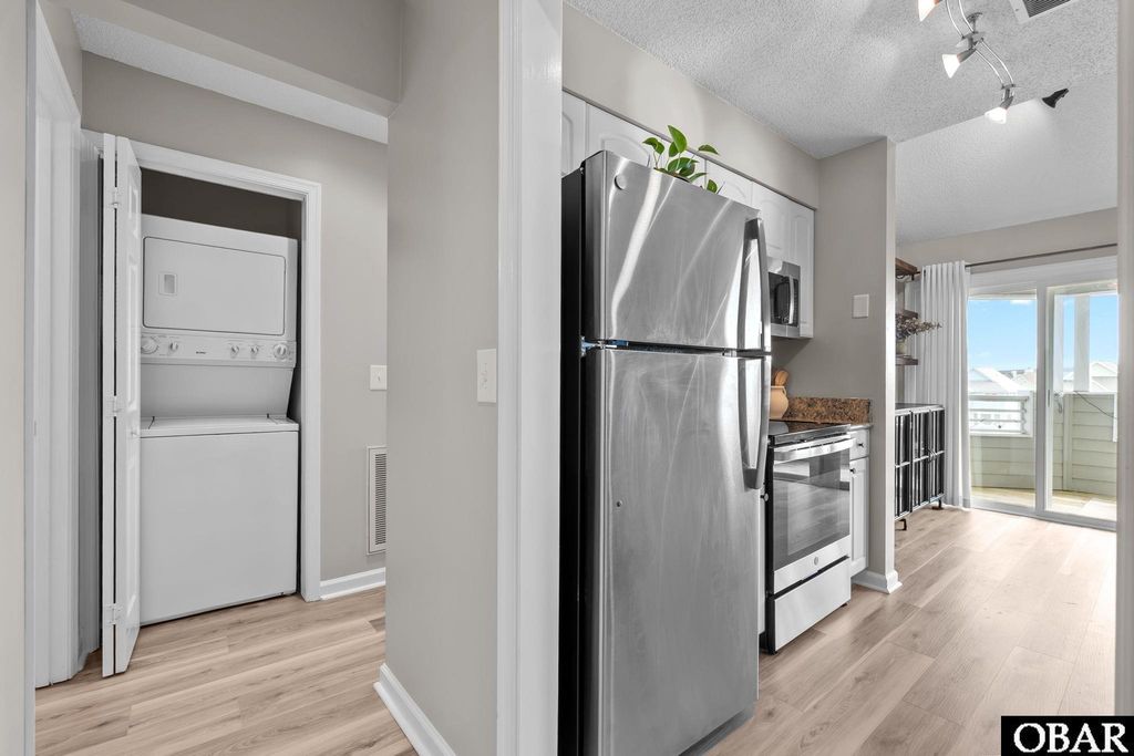 Image 16 of property listing at 632 Pirates Way # 632B, Manteo, NC 27954