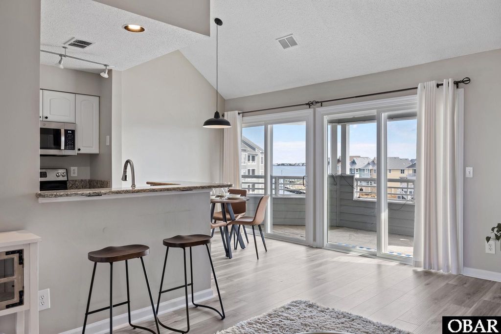 Image 10 of property listing at 632 Pirates Way # 632B, Manteo, NC 27954