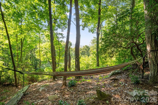 107 Copperhead Cove, Fairview, NC 28730