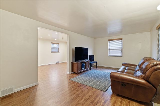 286 Brighton Street, Chalfant Boro, PA 15112