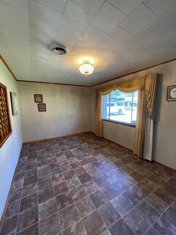 1609 Pineview, Columbia, MS 39429