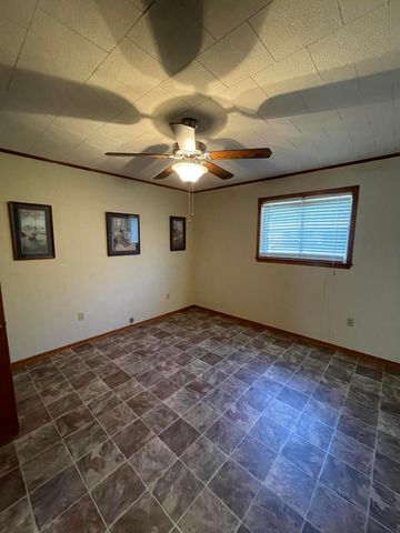 1609 Pineview, Columbia, MS 39429