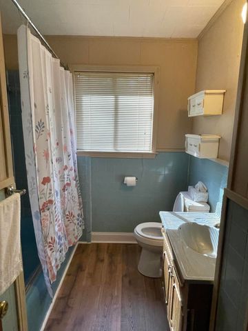 1609 Pineview, Columbia, MS 39429