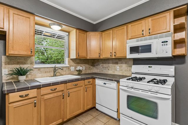 6902 Notre Dame DR, Austin, TX 78723