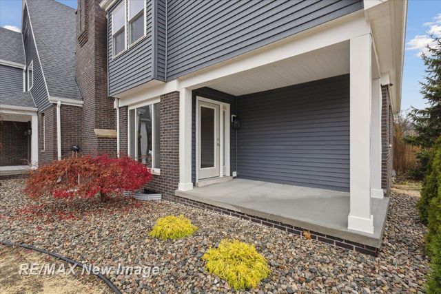 60 Golfview Drive, Saginaw Twp, MI 48638