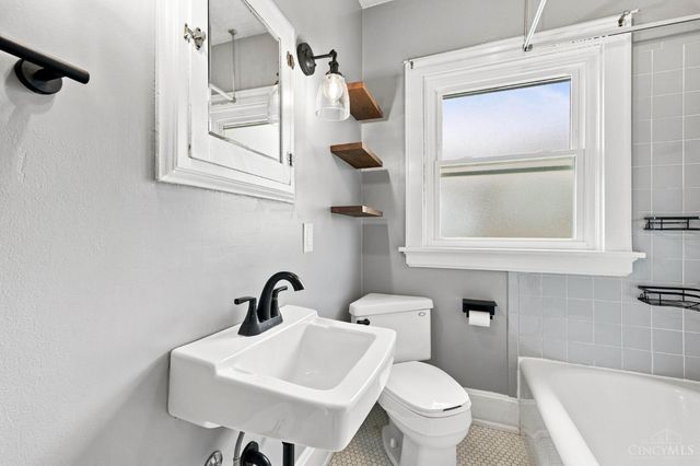 3805 Lansdowne Avenue, Deer Park, OH 45236