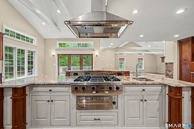 8 Indian Rock Place, Wilton, CT 06897