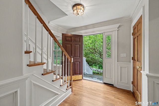 8 Indian Rock Place, Wilton, CT 06897