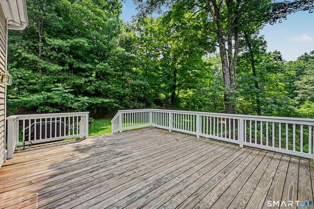 8 Indian Rock Place, Wilton, CT 06897
