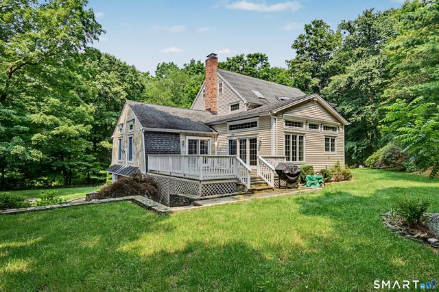8 Indian Rock Place, Wilton, CT 06897