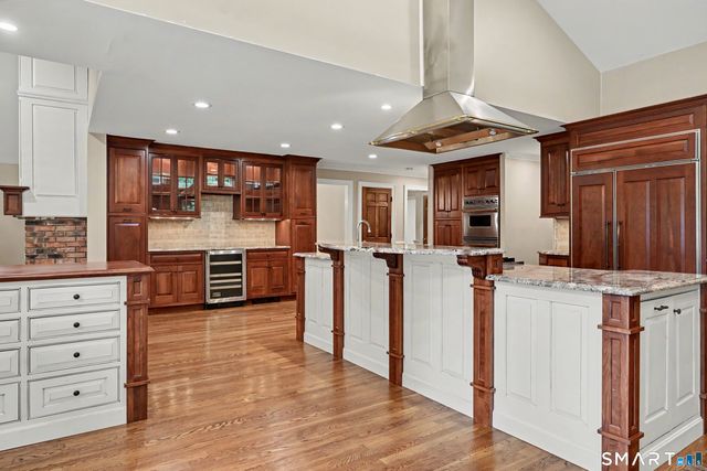 8 Indian Rock Place, Wilton, CT 06897