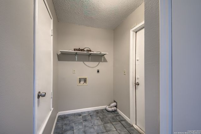 16615 SPRUCE TREE LN, San Antonio, TX 78247