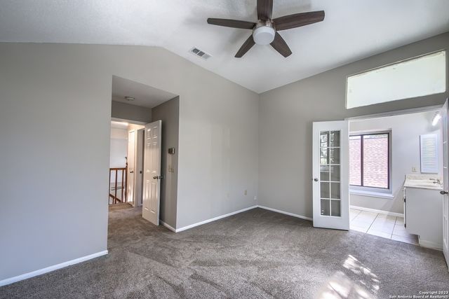 16615 SPRUCE TREE LN, San Antonio, TX 78247