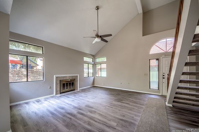 16615 SPRUCE TREE LN, San Antonio, TX 78247