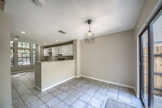 16615 SPRUCE TREE LN, San Antonio, TX 78247