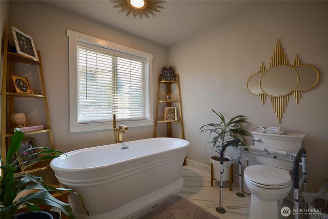 14913 Champion Estates Drive SE, Yelm, WA 98597