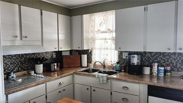 524 Timber LN S, North Fort Myers, FL 33917