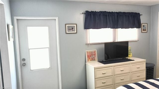 524 Timber LN S, North Fort Myers, FL 33917