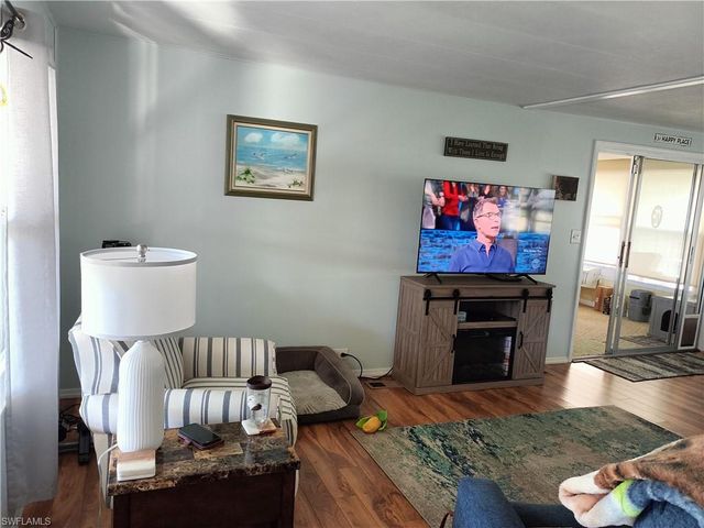 524 Timber LN S, North Fort Myers, FL 33917