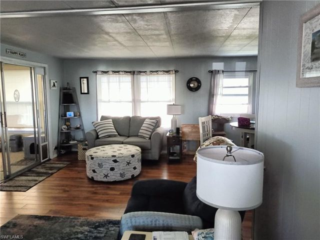 524 Timber LN S, North Fort Myers, FL 33917