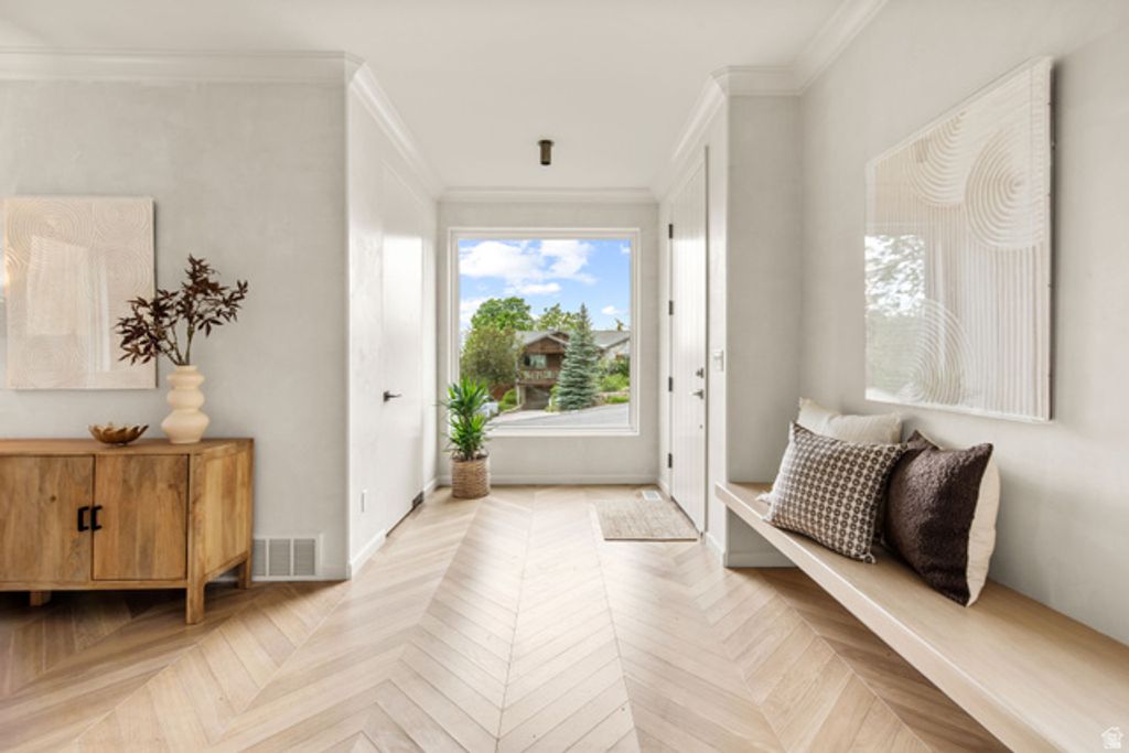 Image 15 of property listing at 520 N H ST, Salt Lake City, UT 84103