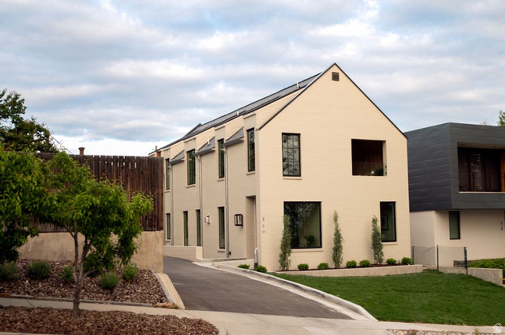 Image 3 of property listing at 520 N H ST, Salt Lake City, UT 84103