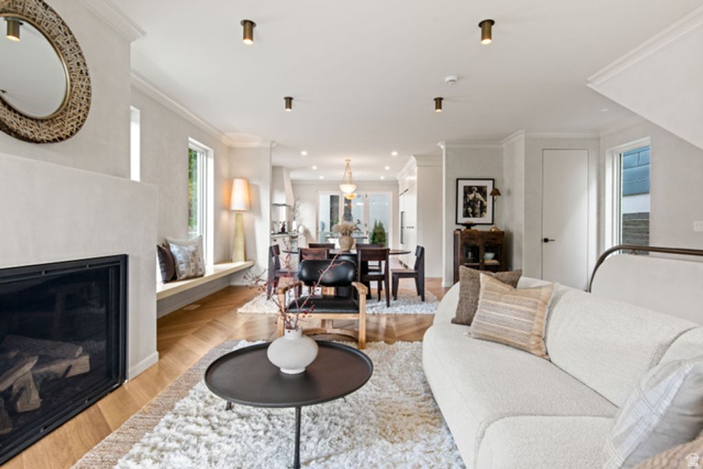 Image 8 of property listing at 520 N H ST, Salt Lake City, UT 84103