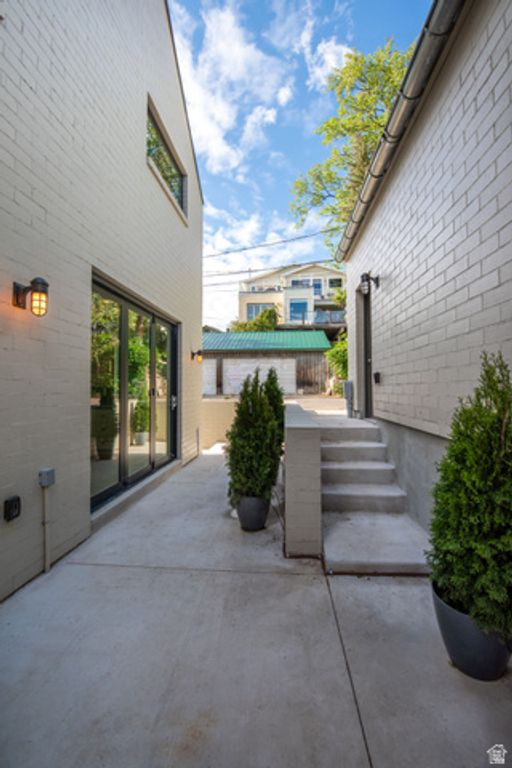 Image 86 of property listing at 520 N H ST, Salt Lake City, UT 84103
