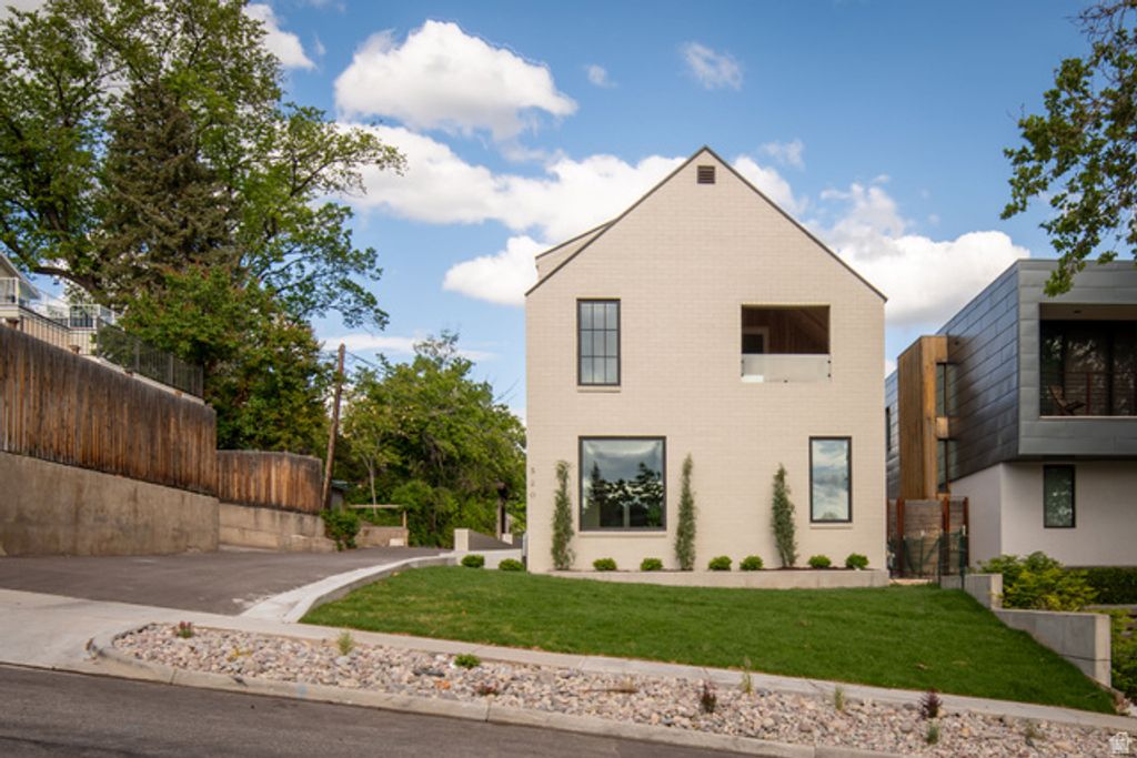 Image 89 of property listing at 520 N H ST, Salt Lake City, UT 84103