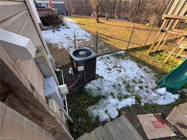 4886 Oak Branch Lane, Walkertown, NC 27051