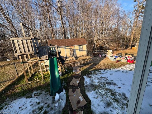 4886 Oak Branch Lane, Walkertown, NC 27051