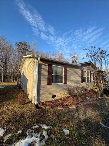 4886 Oak Branch Lane, Walkertown, NC 27051