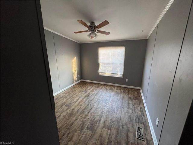 4886 Oak Branch Lane, Walkertown, NC 27051